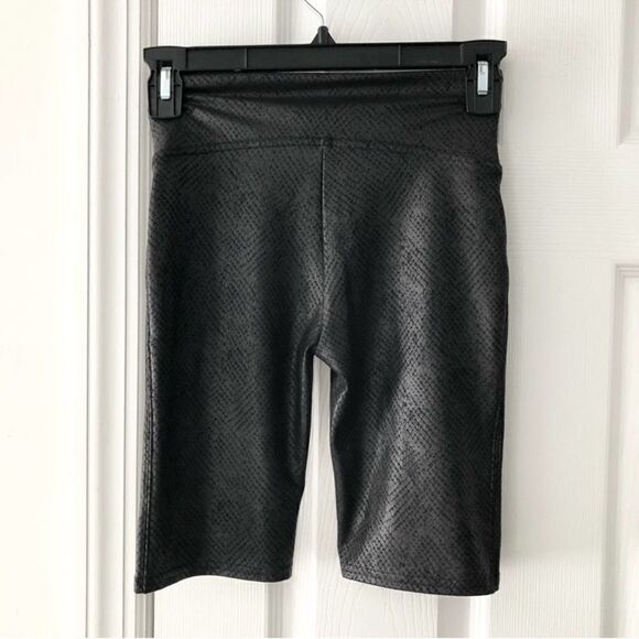 Spanx Black Faux Leather Snake Embossed High Rise Biker Shorts Small - Picture 3 of 6